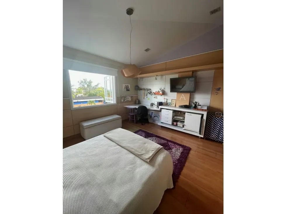 Casa exclusiva en venta La Lagunita,Country Club 784mts/5H/7B/10PE - 13