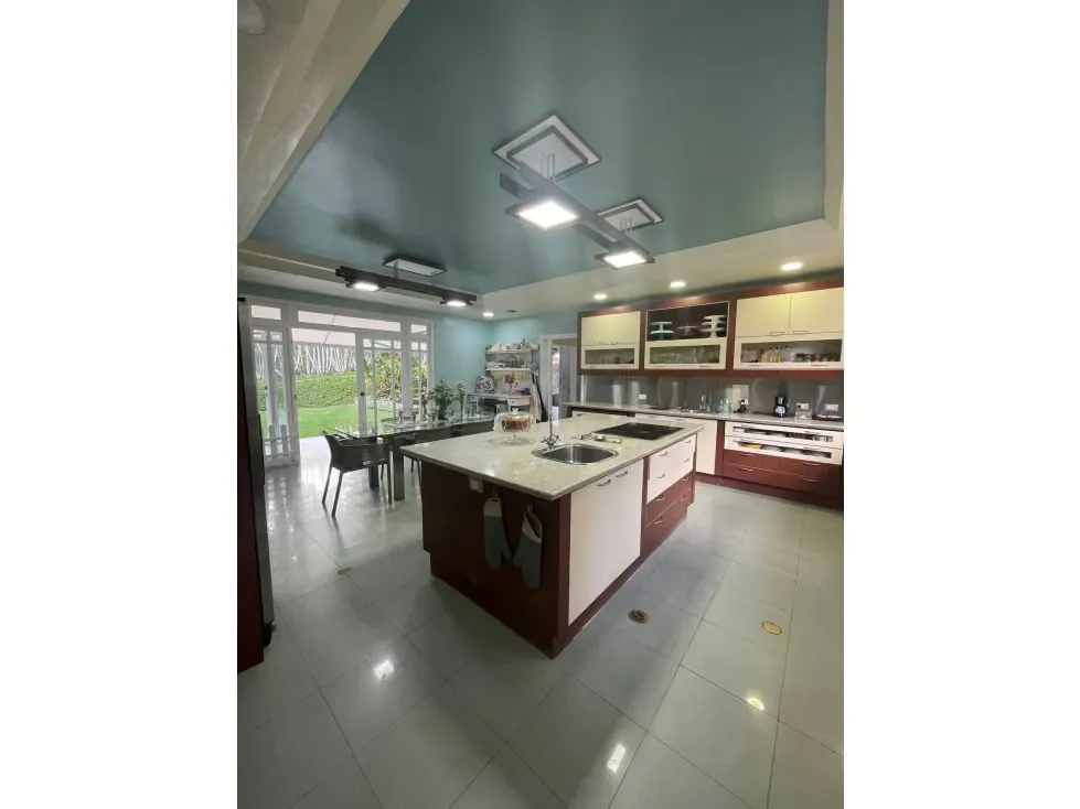 Casa exclusiva en venta La Lagunita,Country Club 784mts/5H/7B/10PE - 5