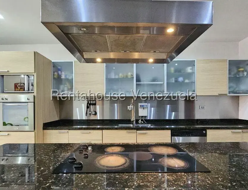 Casa (Duplex) en Venta en Prados del Este, Distrito Metropolitano - 13