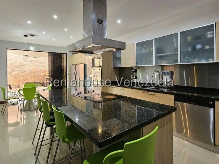 Casa (Duplex) en Venta en Prados del Este, Distrito Metropolitano - 14
