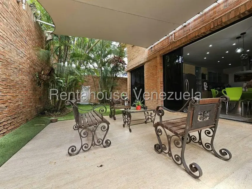 Casa (Duplex) en Venta en Prados del Este, Distrito Metropolitano - 16