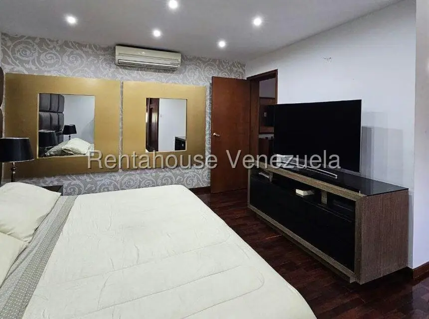Casa (Duplex) en Venta en Prados del Este, Distrito Metropolitano - 21