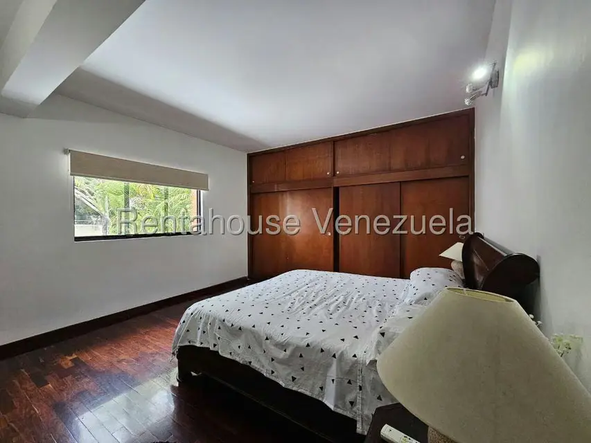 Casa (Duplex) en Venta en Prados del Este, Distrito Metropolitano - 30