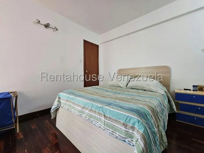 Casa (Duplex) en Venta en Prados del Este, Distrito Metropolitano - 33