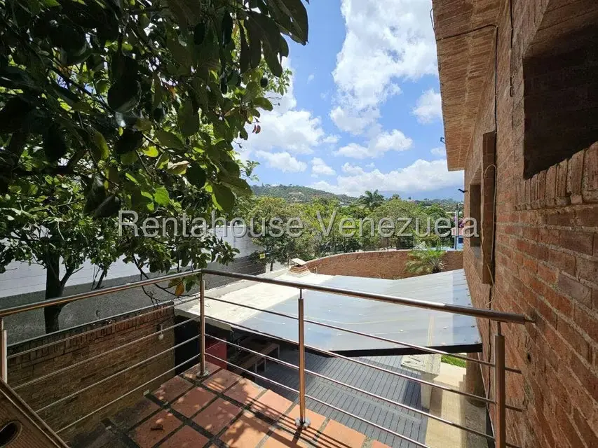 Casa (Duplex) en Venta en Prados del Este, Distrito Metropolitano - 37