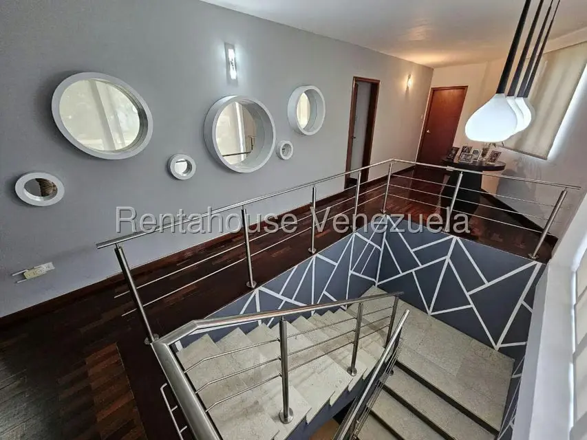 Casa (Duplex) en Venta en Prados del Este, Distrito Metropolitano - 38