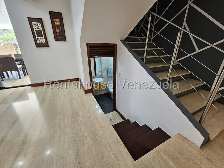 Casa (Duplex) en Venta en Prados del Este, Distrito Metropolitano - 40