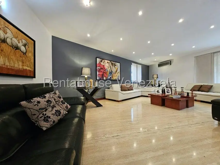 Casa (Duplex) en Venta en Prados del Este, Distrito Metropolitano - 4