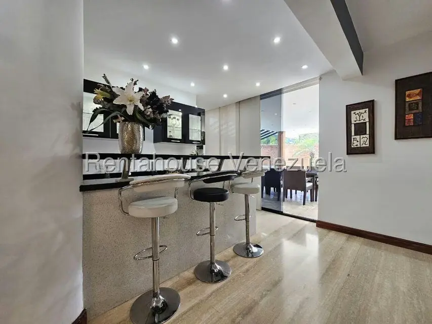 Casa (Duplex) en Venta en Prados del Este, Distrito Metropolitano - 44