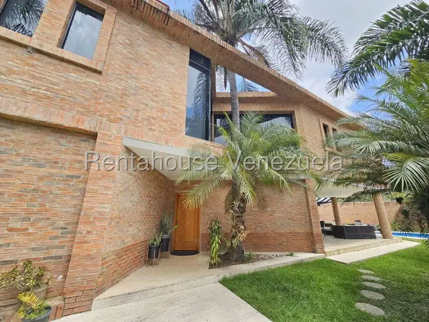 Casa (Duplex) en Venta en Prados del Este, Distrito Metropolitano - 53