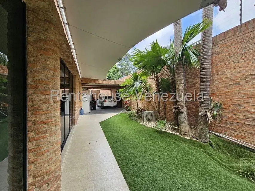 Casa (Duplex) en Venta en Prados del Este, Distrito Metropolitano - 10