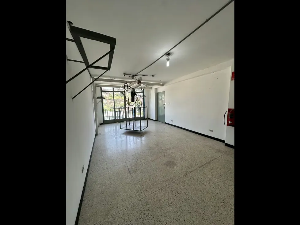 Local de 300m2 en alquiler en el Llanito - 4