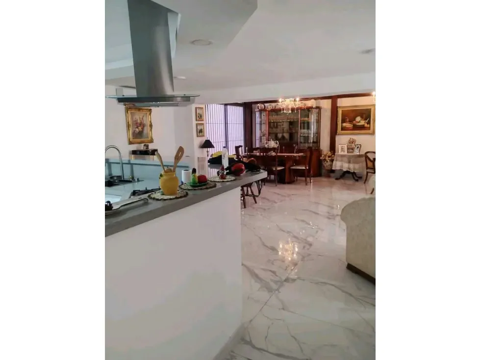 Se vende PB 270m2 Los Samanes 3188 - 6