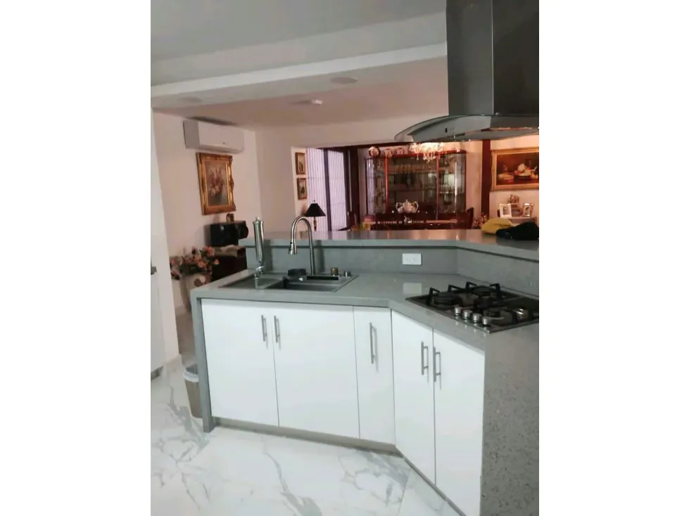 Se vende PB 270m2 Los Samanes 3188 - 7