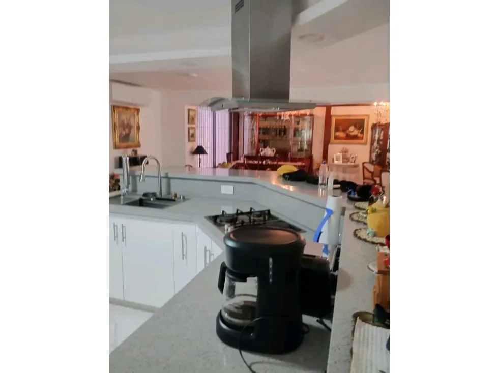 Se vende PB 270m2 Los Samanes 3188 - 8