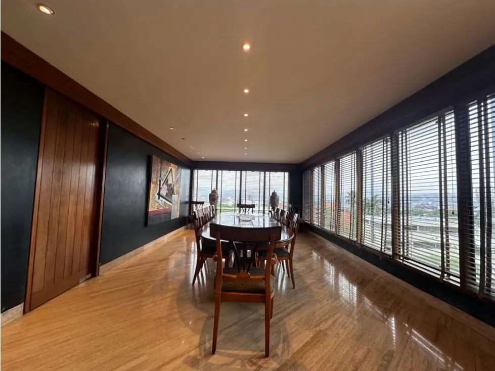 Se vende pent.house 1000m2. 4H+S/6B+S/4P. Altamira - 2