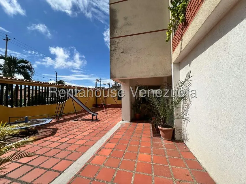 Apartamento (1 Nivel) en Venta en Del Este, Lara - 9