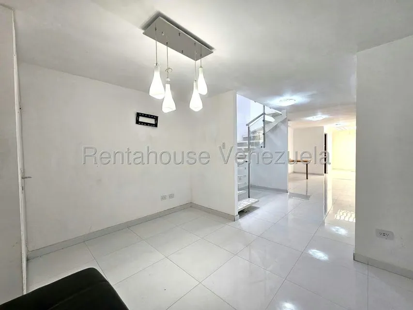Casa (Duplex) en Alquiler en Caminos de Tarabana, Lara - 3