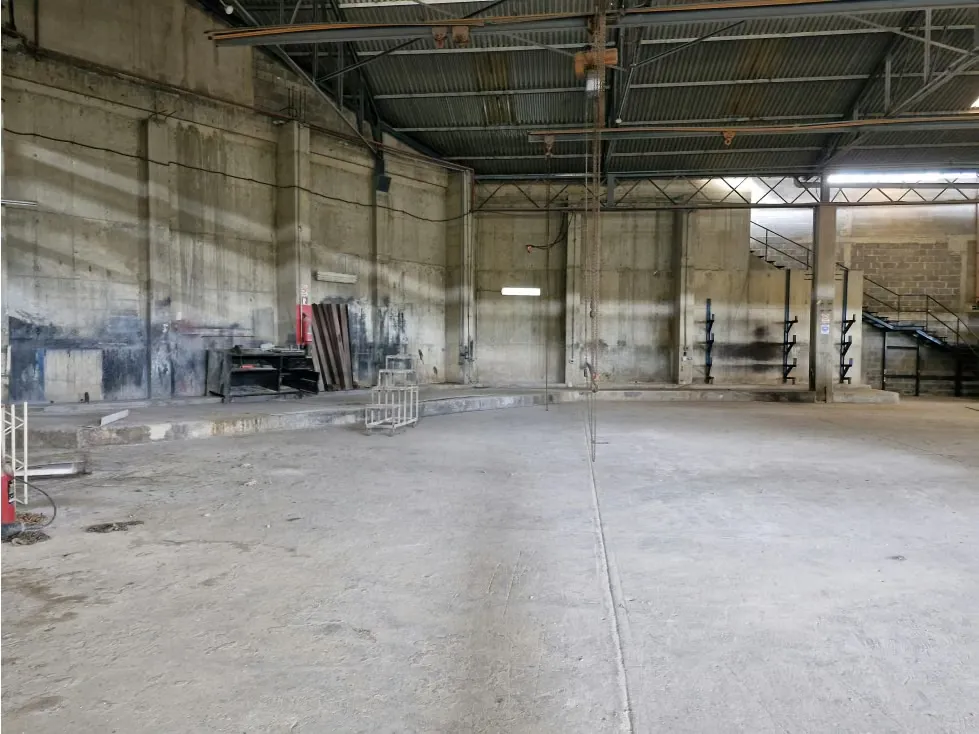 Alquilo galpon 2000m2 Km9 Fllas de Mariche 7986 - 9