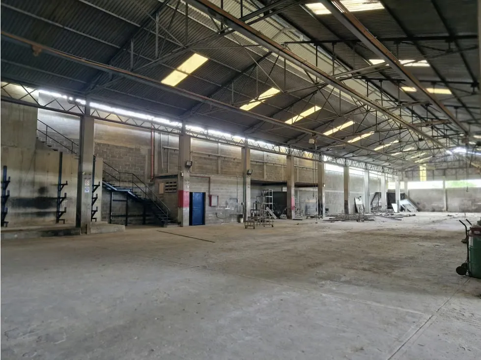 Alquilo galpon 2000m2 Km9 Fllas de Mariche 7986 - 10