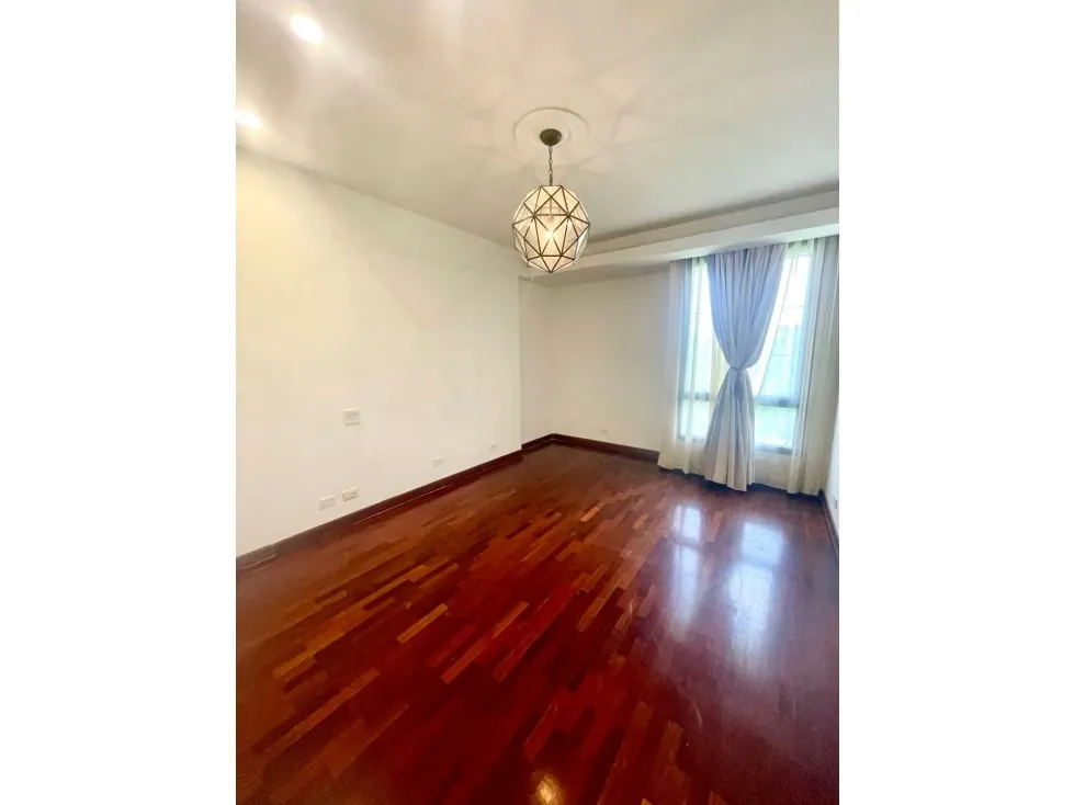 Alquilo apartamento en calle cerrada 385m2 Colinas del Tamanaco 4151 - 12