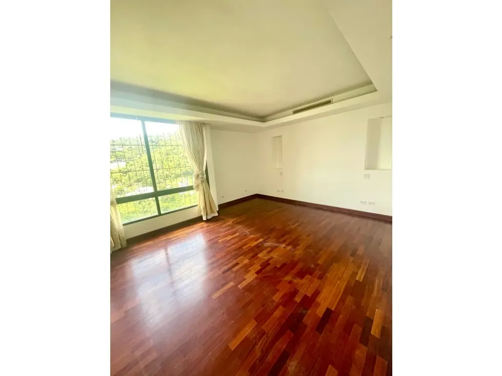 Alquilo apartamento en calle cerrada 385m2 Colinas del Tamanaco 4151 - 9