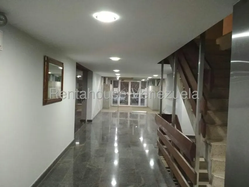 Apartamento (1 Nivel) en Alquiler en Caurimare, Distrito Metropolitano - 2