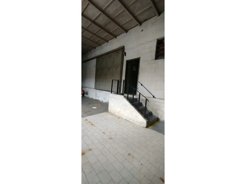 Vendo edificio industrial 1.749m2 El Llanito 6247 - 2