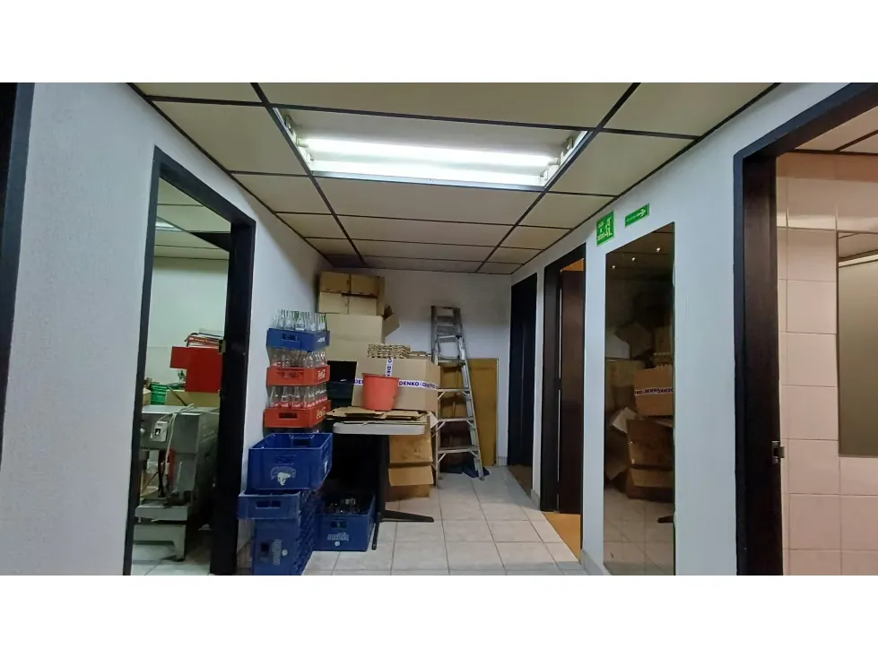 LOCAL COMERCIAL EN VENTA LA URBINA 174mts/4B/2PE - 10
