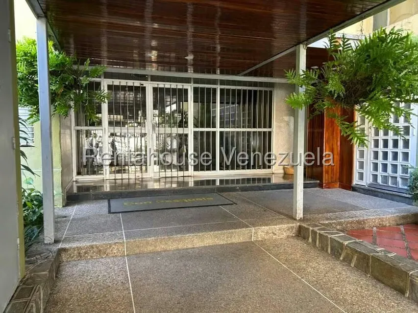 Apartamento (1 Nivel) en Venta en La Urbina, Distrito Metropolitano - 2