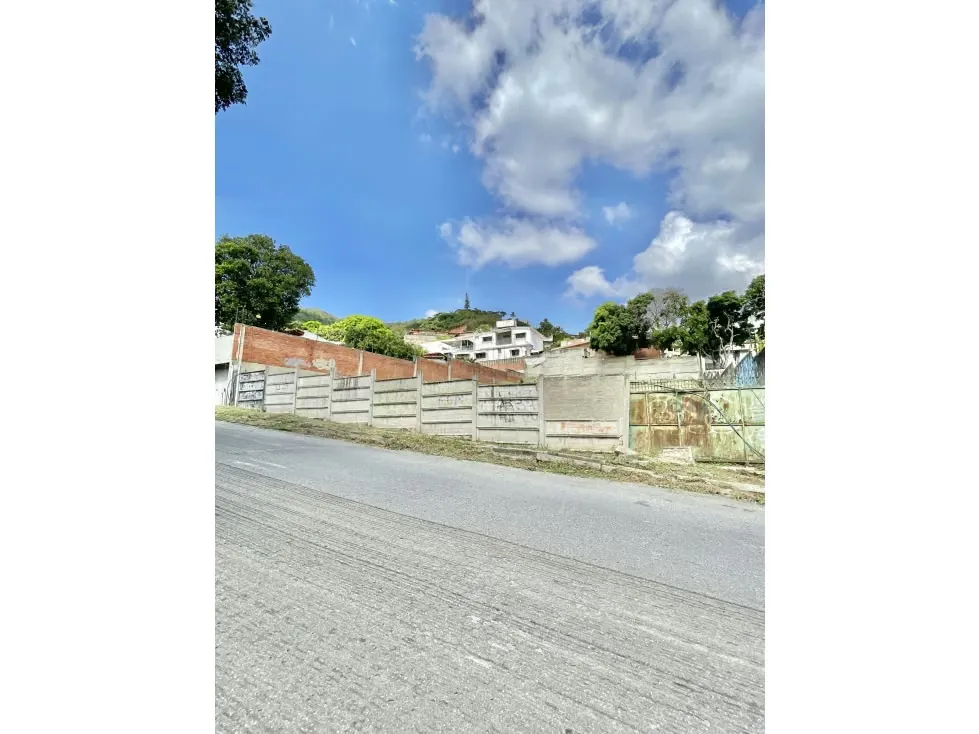 Se vende terreno 1100 m2 Prados del Este