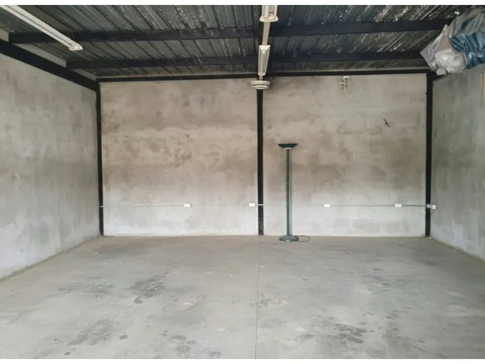 Vendo edificio comercial y residencial 360m2 Centro de Catia 9051 - 9