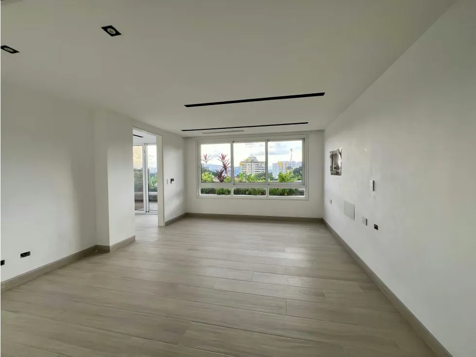 Se Vende PH/1.000M2/separado en dos/6h+2s/8b+2s/6p/La Castellana/6083 - 8