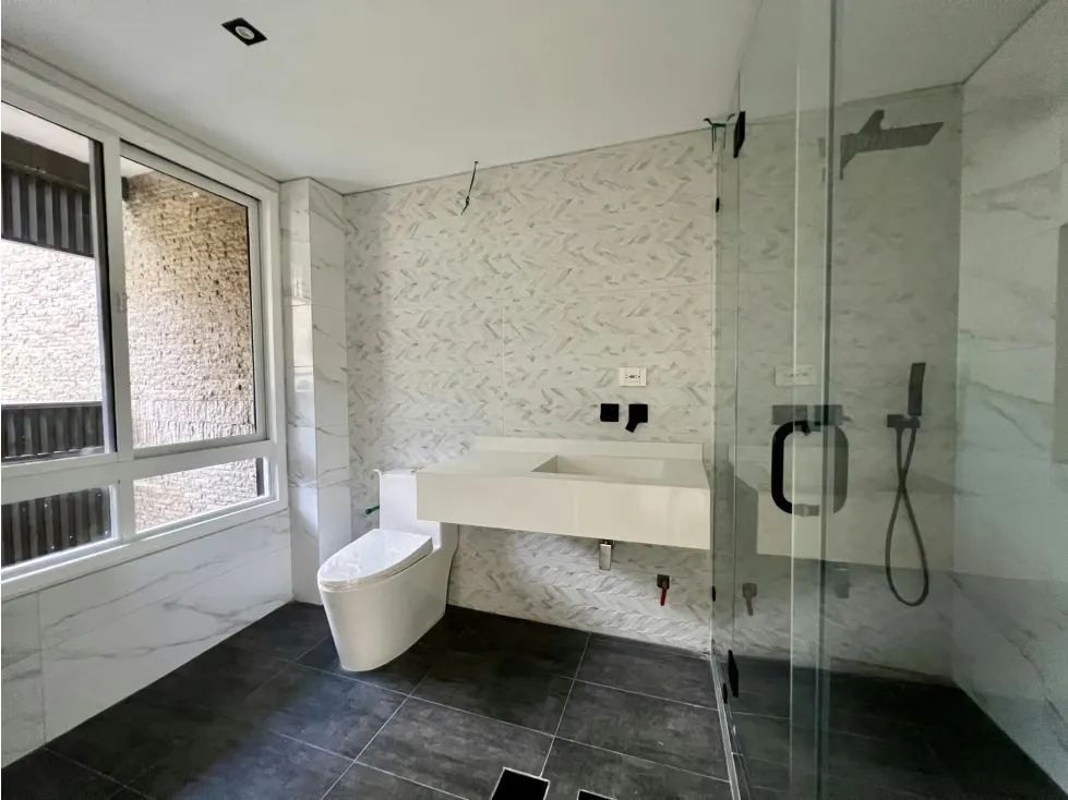 Se Vende PH/1.000M2/separado en dos/6h+2s/8b+2s/6p/La Castellana/6083 - 10