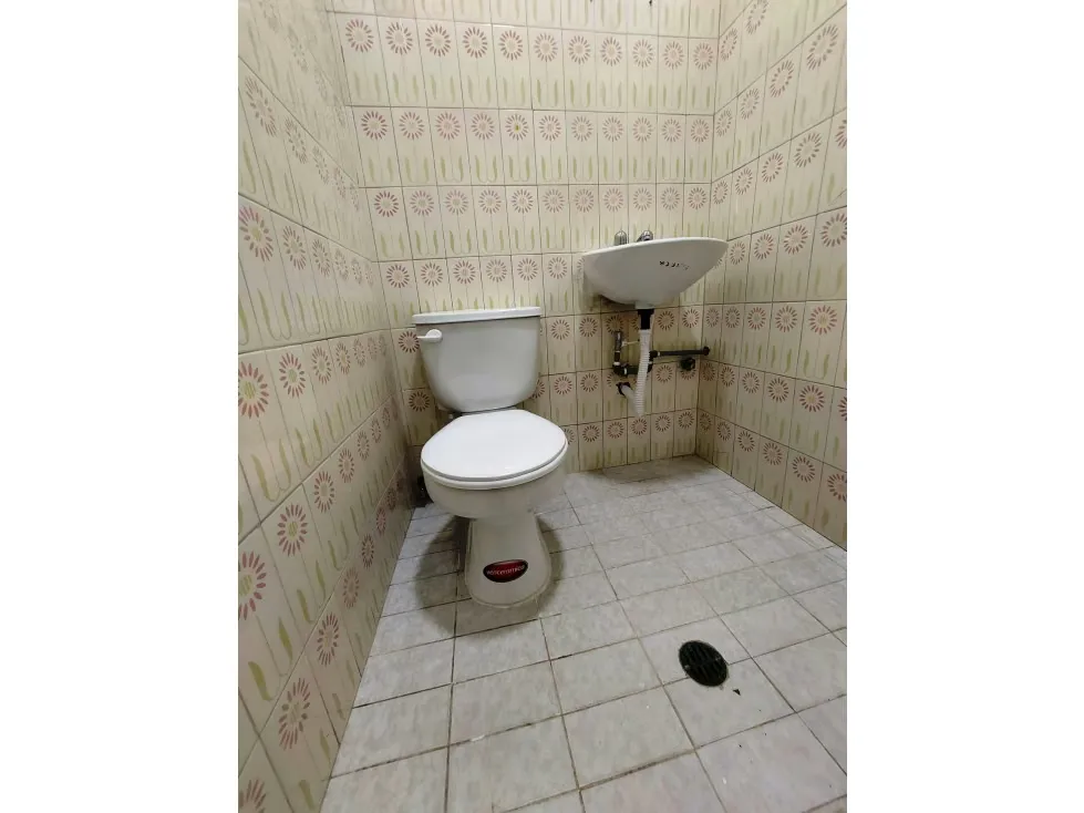LOCAL COMERCIAL - COLINAS DE BELLO MONTE - 70 Mts2 - 7
