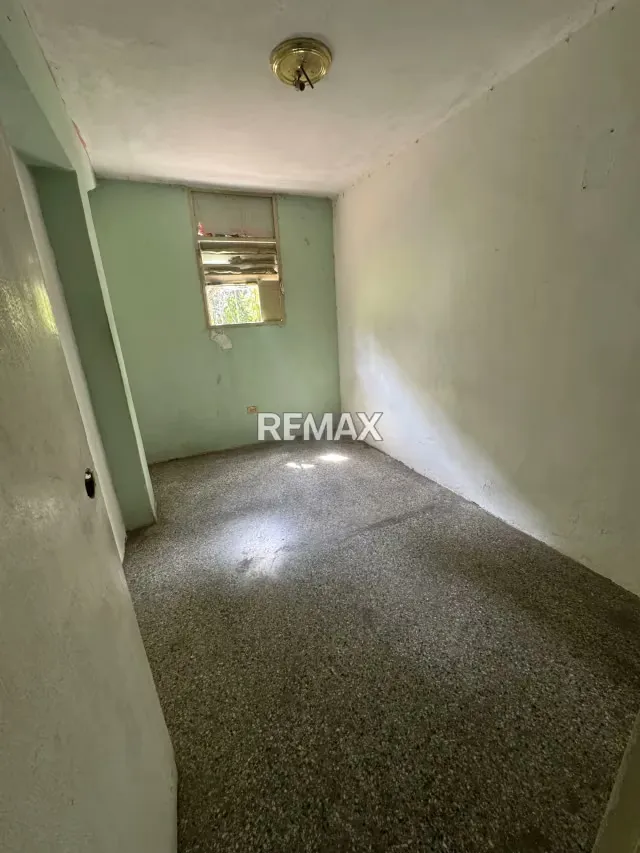 En venta excelente Apartamento para ser Remodelado - 5