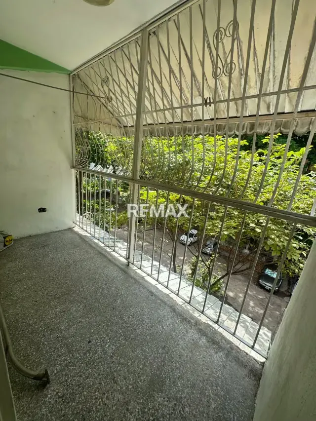 En venta excelente Apartamento para ser Remodelado - 9