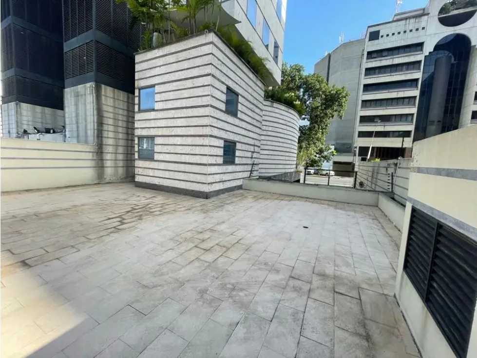 Alquilo local 182m2 El Rosal 2198 - 9
