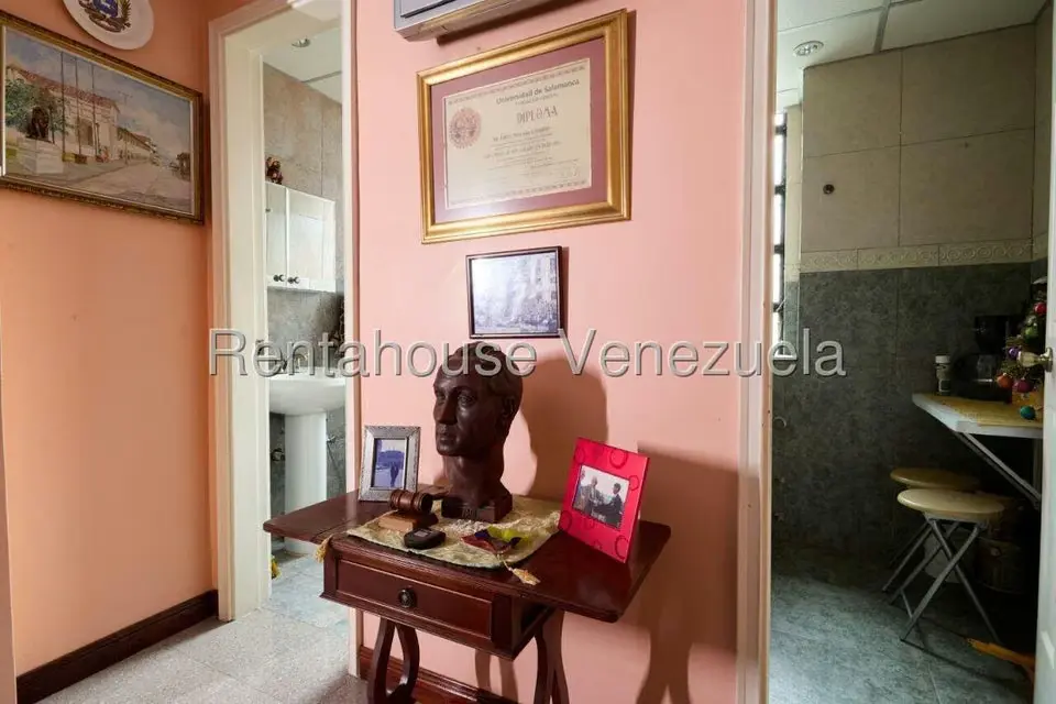 Oficina en Alquiler en Parroquia La Candelaria, Distrito Metropolitano - 4
