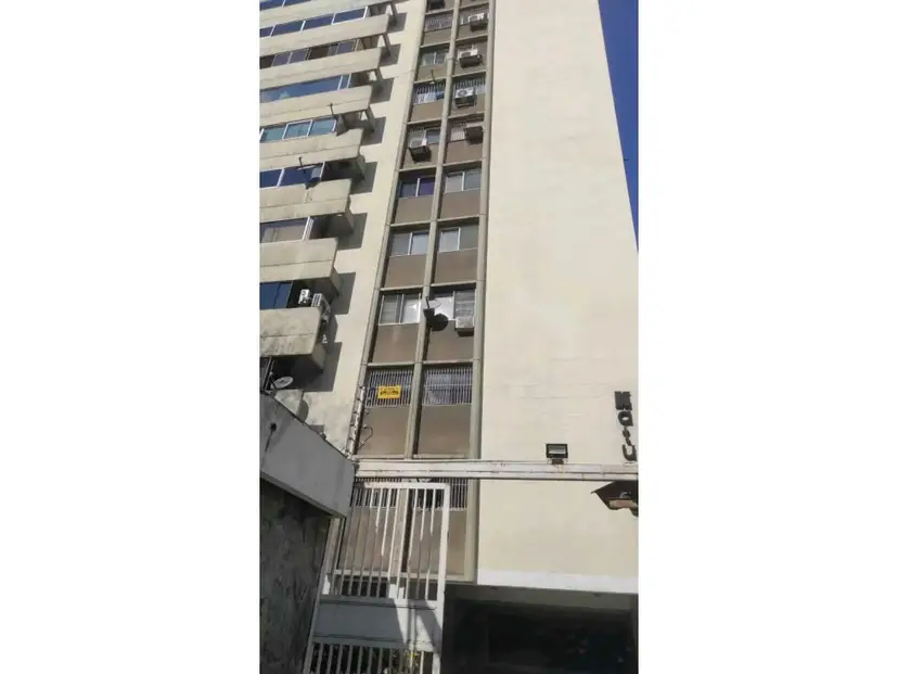 Alquilo habitación 15m2 Terrazas del Club Hípico 1028