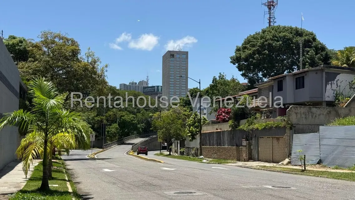Terreno (Comercial) en Venta en Prados del Este, Distrito Metropolitano - 4