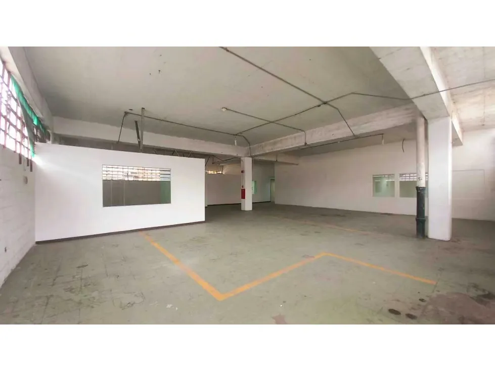 Alquilo planta industrial 377m2 Urb. Lebrun 4334