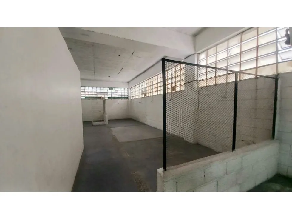 Alquilo planta industrial 377m2 Urb. Lebrun 4334 - 12