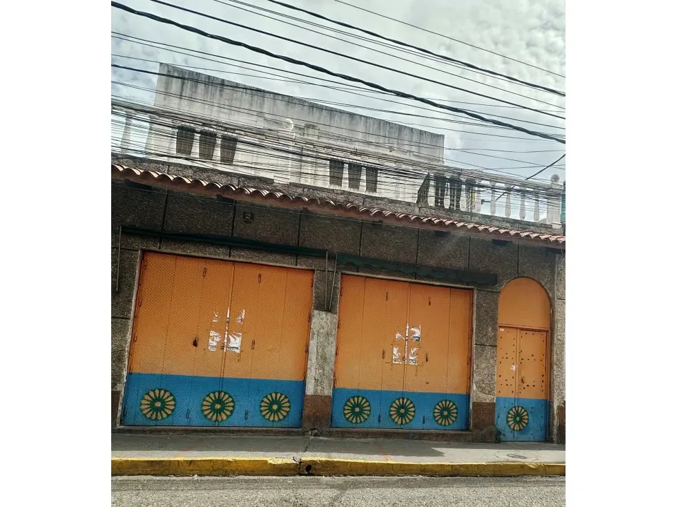 LOCAL COMERCIAL - ZONA COLONIAL DE PETARE - 540 Mts2