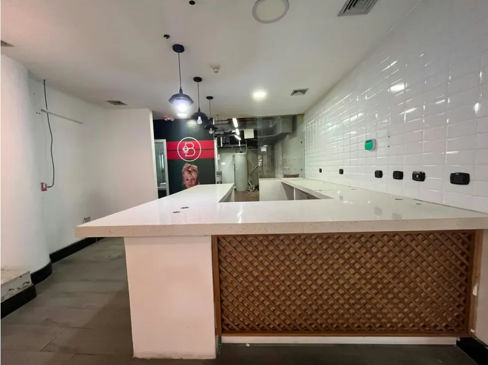 Alquilo local comercial 66m2 CC San Ignacio La Castellana 5844 - 4