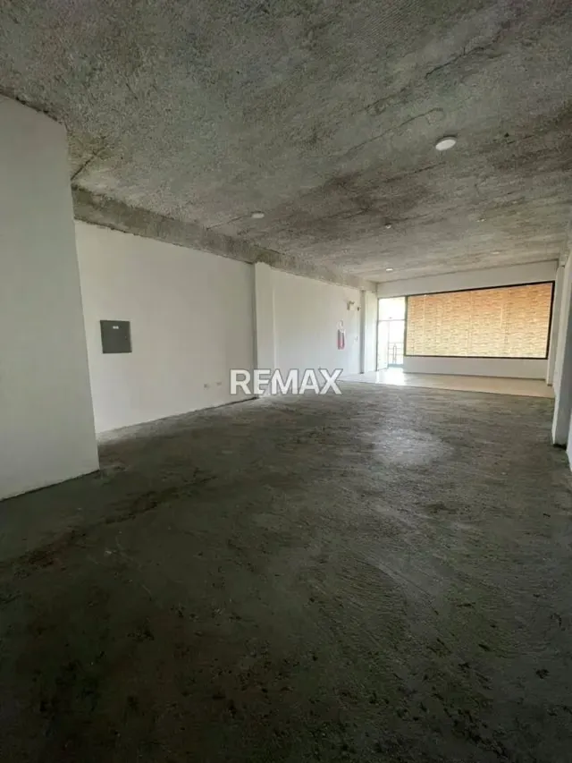Local Comercial en alquiler C.C Tacarigua zona industrial - 3