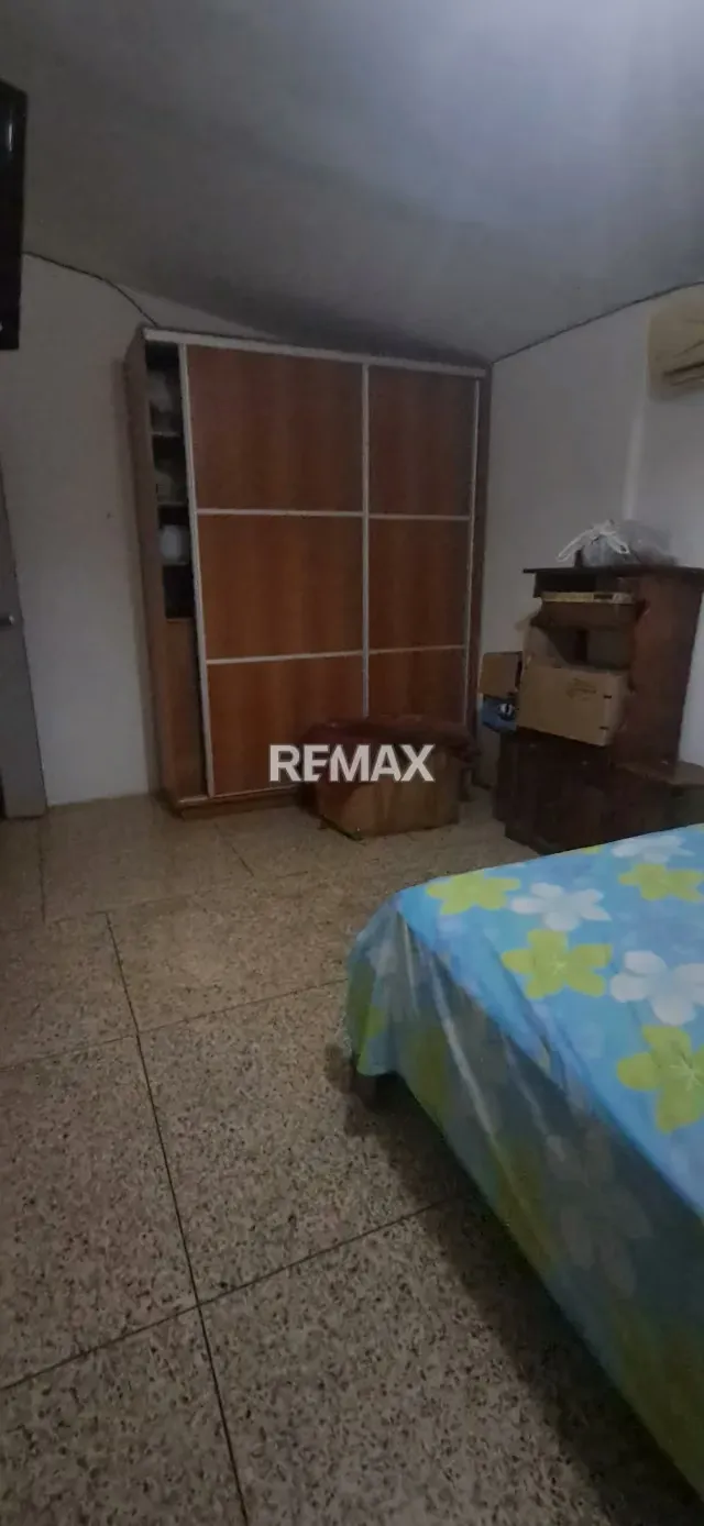 Venta de Quinta de Dos 2 , niveles y con Piscina en la Urbanizacion Corinsa Cagua Estado Aragua - 9