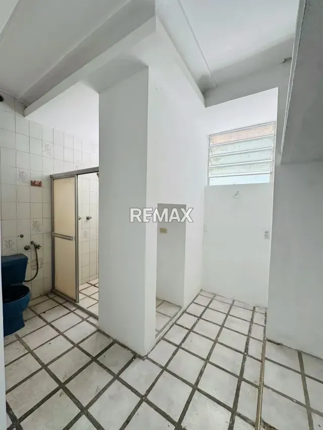 En alquiler casa comercial en la Urb.la viña - 12