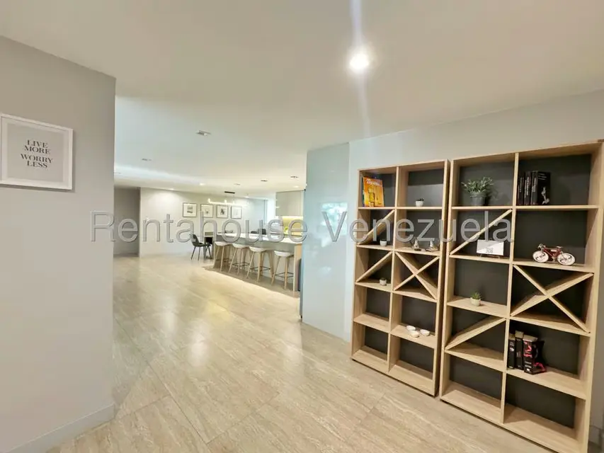 Apartamento (1 Nivel) en Venta en Altamira, Distrito Metropolitano - 2