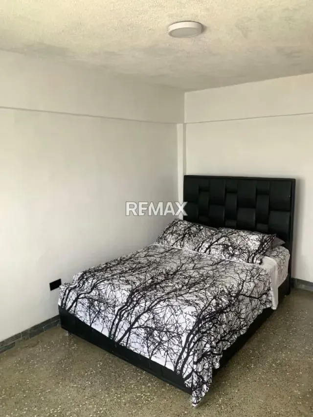 En venta cómodo apartamento de 2 Habitaciones a pocos metros de la estación Zoológico - 19